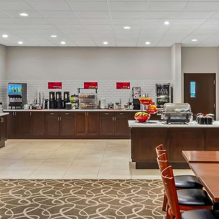 Best Western Plus Pitt Meadows Inn & Suites Exterior photo