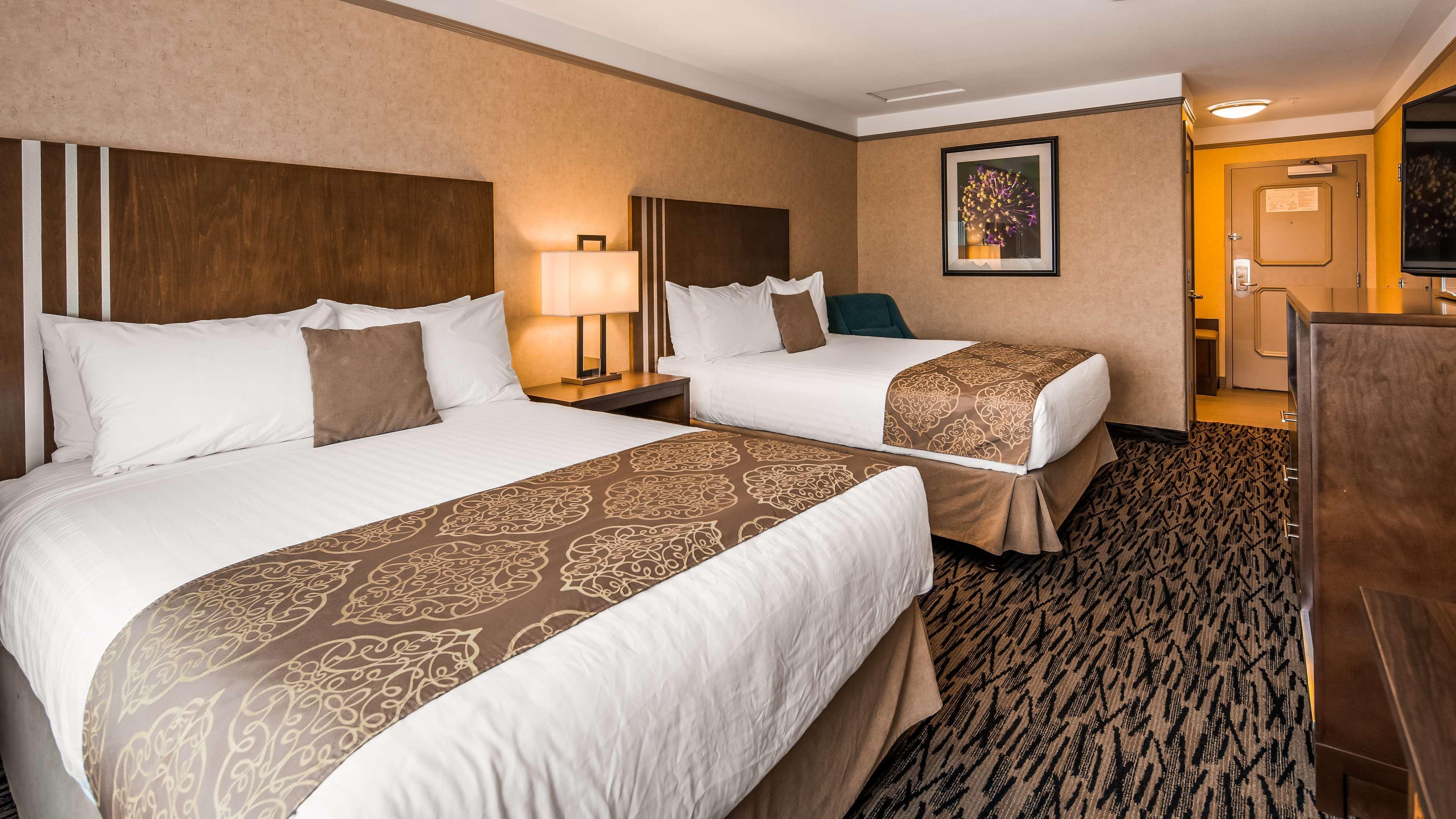Best Western Plus Pitt Meadows Inn & Suites Exterior photo