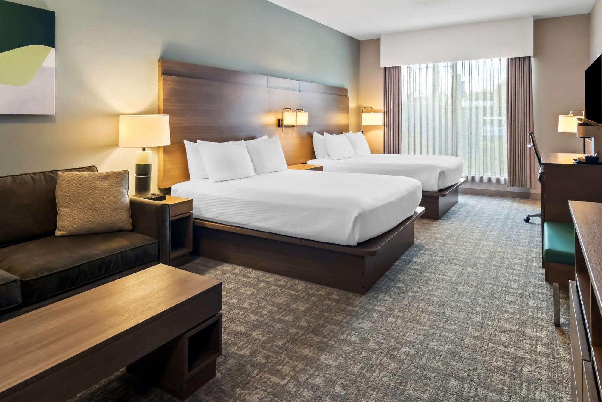 Best Western Plus Pitt Meadows Inn & Suites Exterior photo